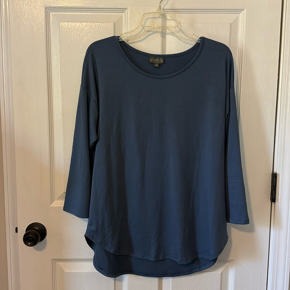 WONDERLY Studio High-low blouse